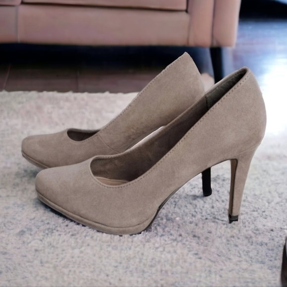 Tamaris Shoes - Tamaris suede leather women's shoes, 4" heel. Size 38, taupe color